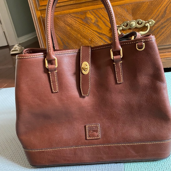 Like new Dooney& Bourke Florentine Perry satchel - Picture 1 of 11